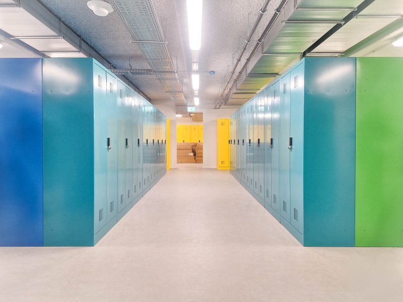 Vestiaire bleu avec serrure autonome