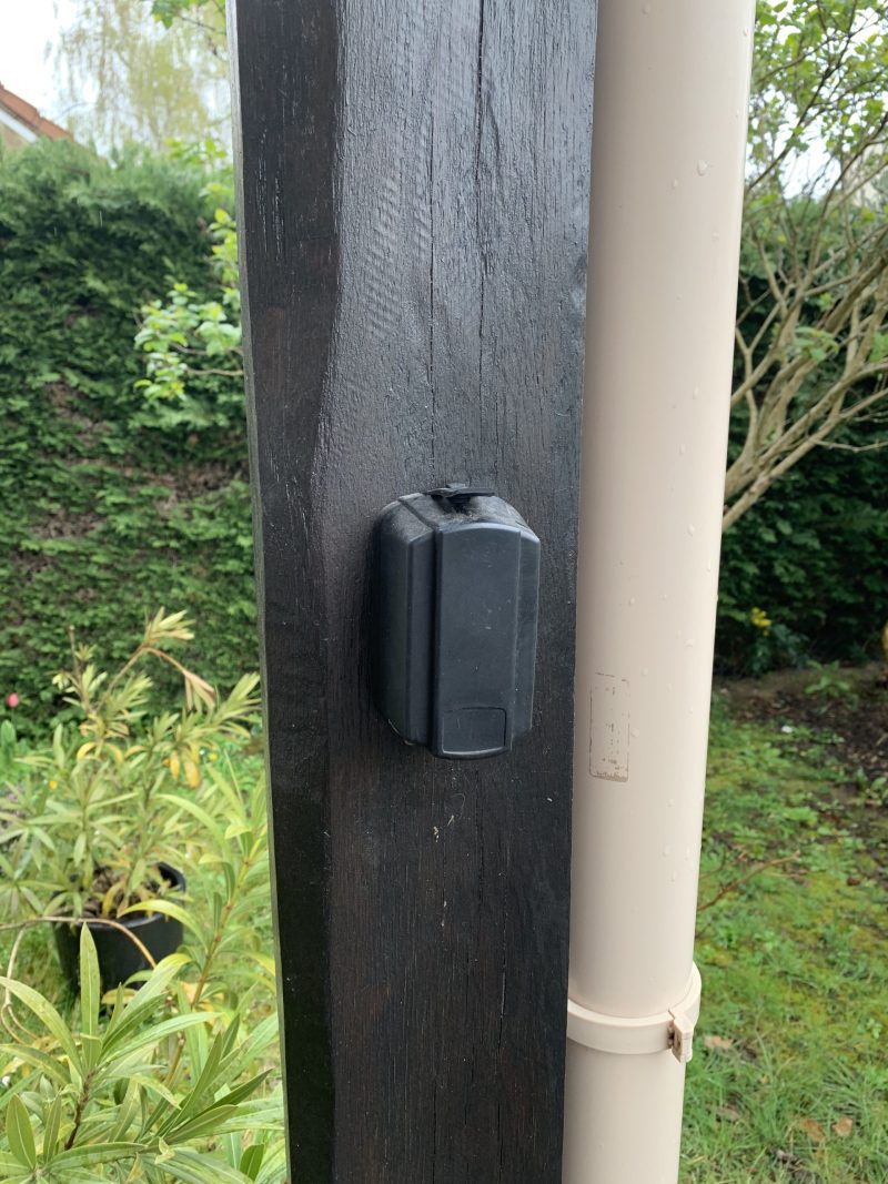 Mini coffre à clé avec son cache.