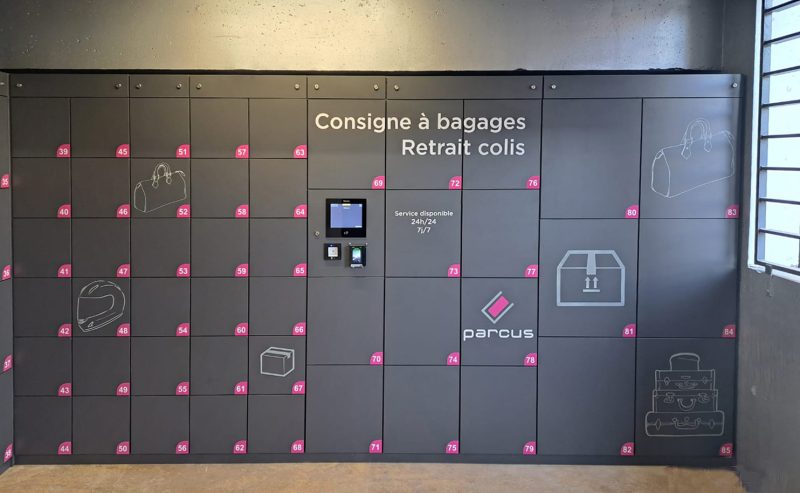 Bagagerie noire numero rose