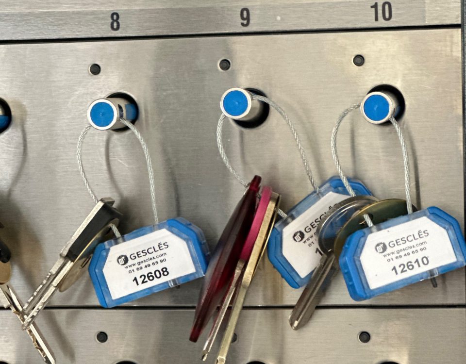 scellés pour accrocher des clés